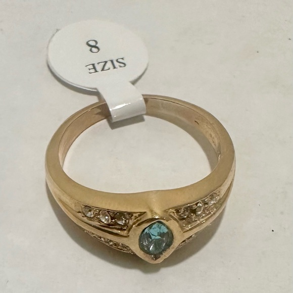 Vintage Finesse Gold Tone & Crystal Ring - Size 8 - New Old Stock - Picture 4 of 4